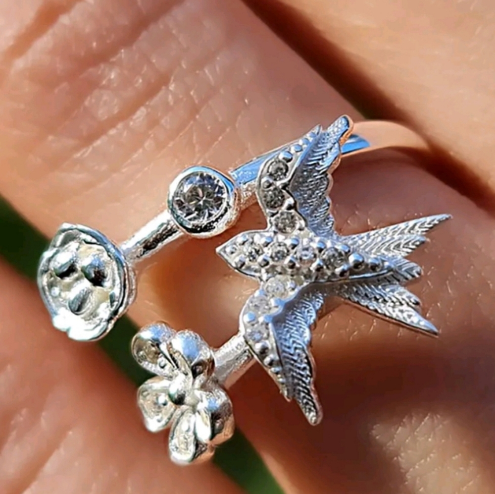 🕊️ Swallow Bird Wrap Ring